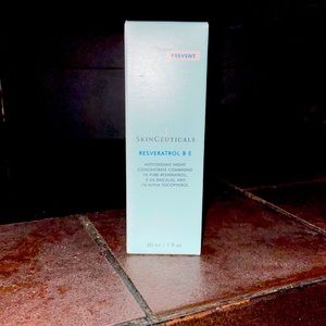 SkinCeuticals Resveratrol B E